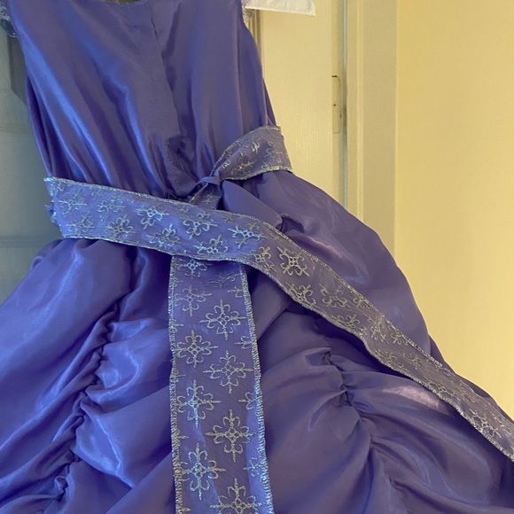 Sofia the First Princess costume. Size US L 6X for kids. - Picture 2 of 4
